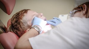 Dentist Pass: Έτσι θα λάβετε 40 ευρώ για τον οδοντίατρο του παιδιού