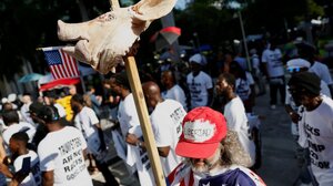 Μαϊάμι: Πλήθος κόσμου έξω από το δικαστήριο για τον Τραμπ