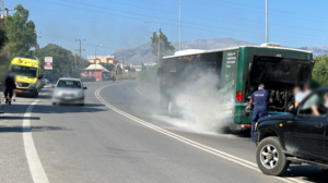 Πήρε φωτιά ο κινητήρας του λεωφορείου, λαχτάρισαν οι επιβάτες