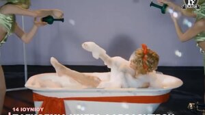 H Φίνος Φιλμ γιορτάζει την Παγκόσμια Ημέρα ... αφρόλουτρου