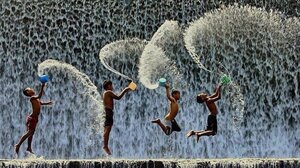 Βγάλε με απ΄το σκοτεινό κουτί