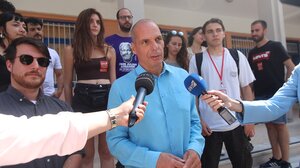 Γ. Βαρουφάκης: Μέχρι να κλείσουν οι κάλπες, ψήφο-ψήφο, φτάνουμε το στόχο μας