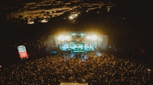 Matala Beach Festival: Χορός, κέφι και δροσιά με τη γεύση της Βίκος Cola