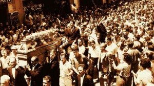 Δολοφονείται ο Σωτήρης Πέτρουλας: Γίνεται τραγούδι και σύνθημα