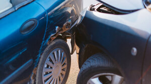 Στο νοσοκομείο η οδηγός μετά τη σύγκρουση