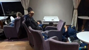 Καταγγελίες ότι κοιμήθηκαν στο κατάστρωμα οι Πυροσβέστες που επέστρεφαν από τις φωτιές στη Ρόδο