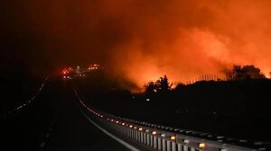 Έβρος: Μαίνεται για όγδοο 24ωρο η φωτιά