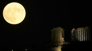 Η μπλε υπερπανσέληνος υπόσχεται να μας μαγεύσει!