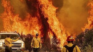 Πυρκαγιές στον Καναδά: Εκκένωση της μεγαλύτερης πόλης στα Βορειοδυτικά Εδάφη