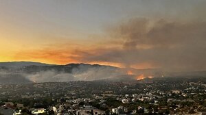 Κύπρος: Εκτός ελέγχου μεγάλη πυρκαγιά στη Λεμεσό, εκκενώθηκαν χωριά - Βίντεο