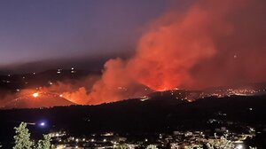 Φωτιά στη Λεμεσό: Σηκώθηκαν τα ενάερια μέσα