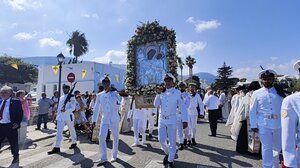 Πάρος: Με λαμπρότητα γιόρτασαν τον Δεκαπενταύγουστο στην Παναγία την Εκατονταπυλιανή