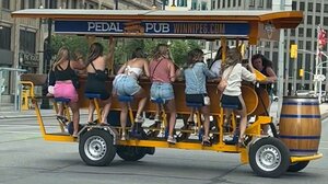 Pedal Pub: Μια βόλτα απολύτως διαφορετική