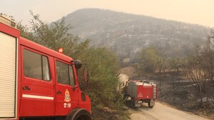 Αναζωπυρώσεις και εκκενώσεις οικισμών στον Έβρο