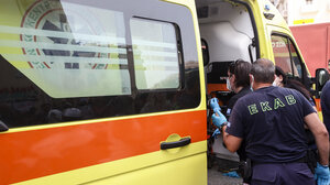 Επιτέθηκε σε διασώστες του ΕΚΑΒ 