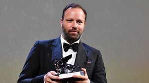 Θρίαμβος για τον Γιώργο Λάνθιμο: Απέσπασε το Χρυσό Λιοντάρι του Φεστιβάλ Βενετίας