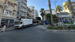 Πάρκαρε στη μέση του δρόμου και προκάλεσε κυκλοφοριακό μπλακ άουτ!