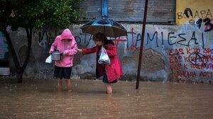 Σάκης Αρναούτογλου: Δεν θυμάμαι ποτέ ξανά τέτοιο, 30 φορές πάνω από τον μέσο όρο η βροχή 