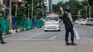 Τουλάχιστον τέσσερις νεκροί σε τροχαίο με λεωφορείο στην Μιανμάρ