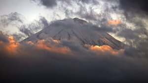 Μικροπλαστικά εντοπίστηκαν ακόμη και στα σύννεφα γύρω από βουνά της Ιαπωνίας