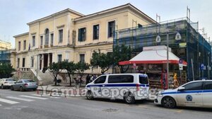 Λαμία: Προφυλακίστηκαν ανήλικα αδέλφια για ληστεία σε πρατήριο