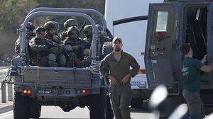 Πρώην ηγέτης της Χαμάς δηλώνει ότι μεταξύ των Ισραηλινών ομήρων περιλαμβάνονται υψηλόβαθμοι αξιωματικοί