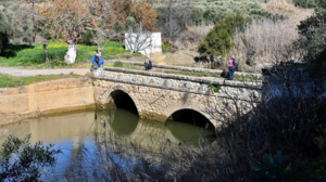 Μαθητική πεζοπορία στο Ρωμαϊκό Υδραγωγείο Αρκαδίας