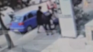 Γονείς περικύκλωσαν και λίντσαραν μαθητές που έδειραν τα παιδιά τους!