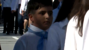 Παρέλαση: Συγκίνησε ο μικρός Λέανδρος, ένας μαχητής της ζωής