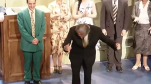 Οδυσσέας Σταμούλης: Συγκινητικό χειροκρότημα στην πρώτη του παράσταση μετά το χαμό του γιου του