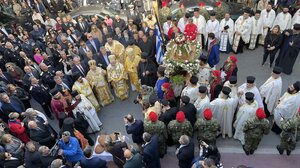 Στα... γιορτινά Χανιά ο Περιφερειάρχης Κρήτης