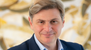 ΣΥΡΙΖΑ: Ο καθηγητής Ν. Φαραντούρης σύμβουλος Ευρωπαϊκής Πολιτικής