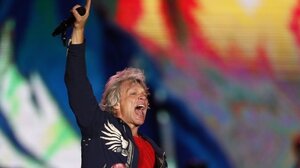 Bon Jovi: Επέστρεψαν με το χριστουγεννιάτικο τραγούδι «Christmas Isn't Christmas»