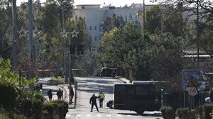 Τι σηματοδοτεί η ανάληψη ευθύνης για τον εκρηκτικό μηχανισμό έξω από την έδρα των ΜΑΤ