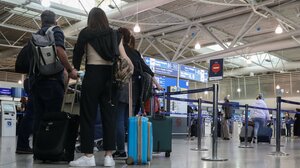 "Πετάνε" οι κρατήσεις για διακοπές στην Ελλάδα, δυνατή σεζόν για την Κρήτη 