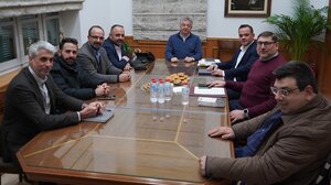 Με τη νέα διοίκηση του ΟΕΕ/ΤΑΚ συναντήθηκε ο Σταύρος Αρναουτάκης