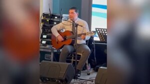 Με ένα τραγούδι αποχαιρέτησε ο Ευθύμης Δουβής