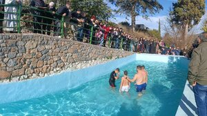 Ένα ξεχωριστός αγιασμός σε υδατοδεξαμενή στην Κόξαρη - Βίντεο και φωτογραφίες