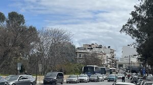 Τα τουριστικά λεωφορεία ένα… αγκάθι στην "καρδιά" της πόλης! 