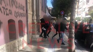 Στο Δικαστικό Μέγαρο για την απολογία του ο λιμενικός με τα "δωράκια"