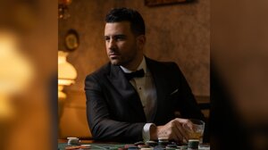 «Πείτε της πονάω»: Εντυπωσιάζει το νέο ζεϊμπέκικο του Νικηφόρου