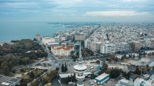 Θεσσαλονίκη: Συνεχίζονται οι εργασίες αντιρρύπανσης στο λιμάνι