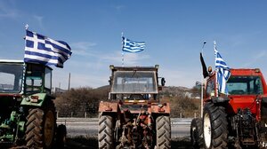 Αποκλεισμός της Εγνατίας από μπλόκα αγροτών σε Χαλκιδική και Ημαθία