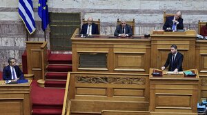 Πρόταση Δυσπιστίας: Πολύωρες και μεταμεσονύχτιες οι συνεδριάσεις μέχρι το βράδυ της Πέμπτης