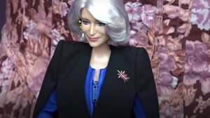 H βασίλισσα Καμίλα έγινε κούκλα Barbie! 