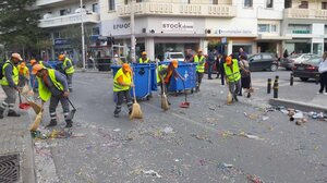 Ρέθυμνο: Μετά τους καρναβαλιστές, η... «παρέλαση» των εργαζομένων της Υπηρεσίας Καθαριότητας
