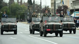 25η Μαρτίου: Η μεγάλη στρατιωτική παρέλαση στην Αθήνα - Δείτε βίντεο