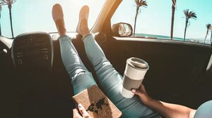 Ξέχνα τον καφέ: Έξι εναλλακτικοί τρόποι που θα σε γεμίσουν ενέργεια