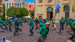 Δεκάδες μικροί πρόσκοποι γνώρισαν την παλιά πόλη των Χανίων