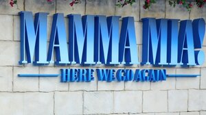 Το μιούζικαλ «Mamma Mia!» γιορτάζει τα 25 χρόνια του στο Ουέστ Εντ του Λονδίνου